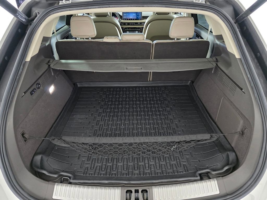 Used 2021 Lincoln Nautilus Reserve w/ Equipment Group 201A image 16