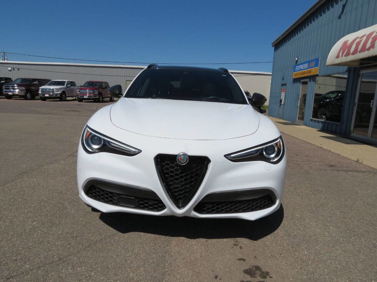 Used 2021 Alfa Romeo Stelvio Ti Sport image 3