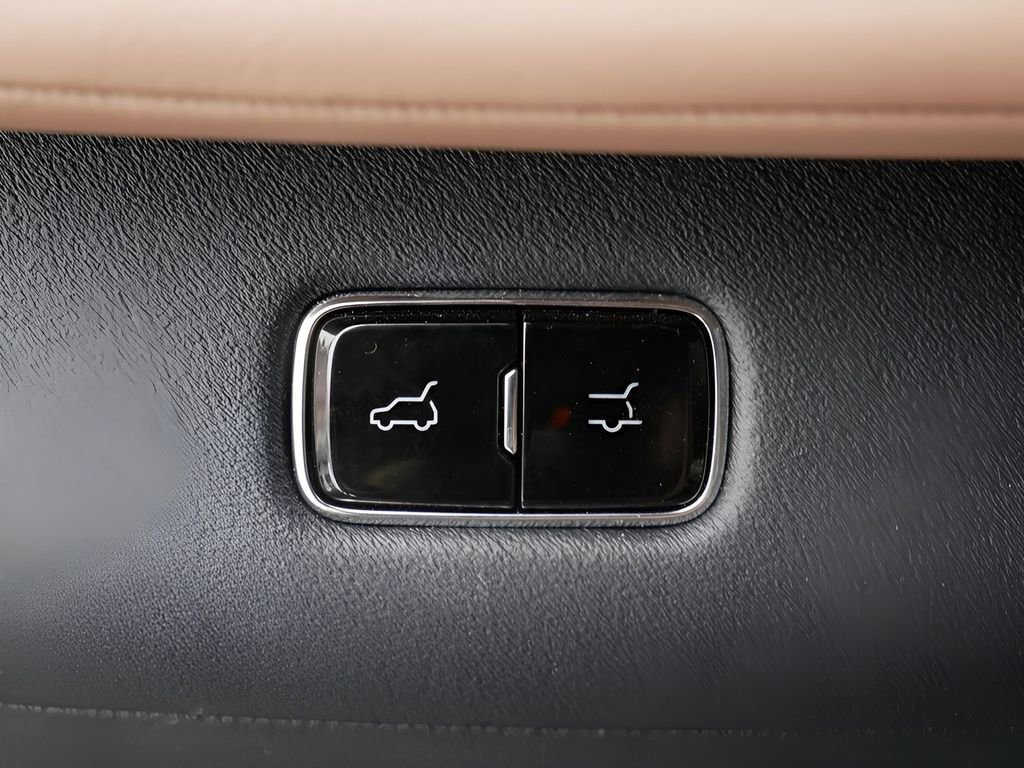 Certified 2025 Lincoln Navigator Black Label image 21