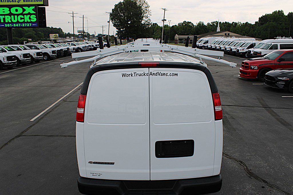 Used 2024 Chevrolet Express 2500 w/ Driver Convenience Package RWD image 24