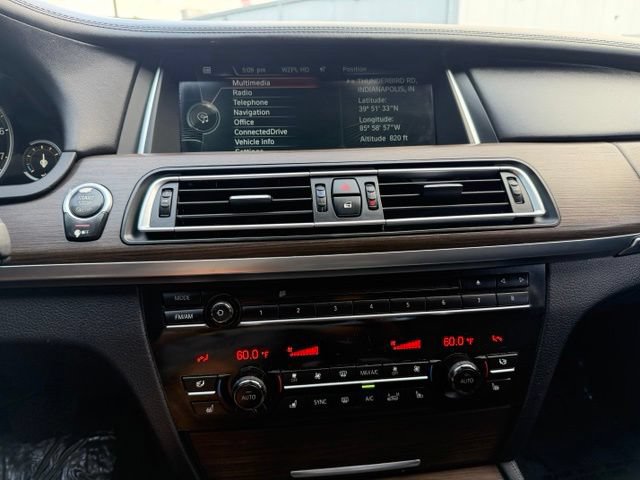 Used 2014 BMW 750Li xDrive AWD/4WD image 19