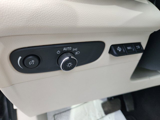 Used 2023 Buick Envision Avenir image 38