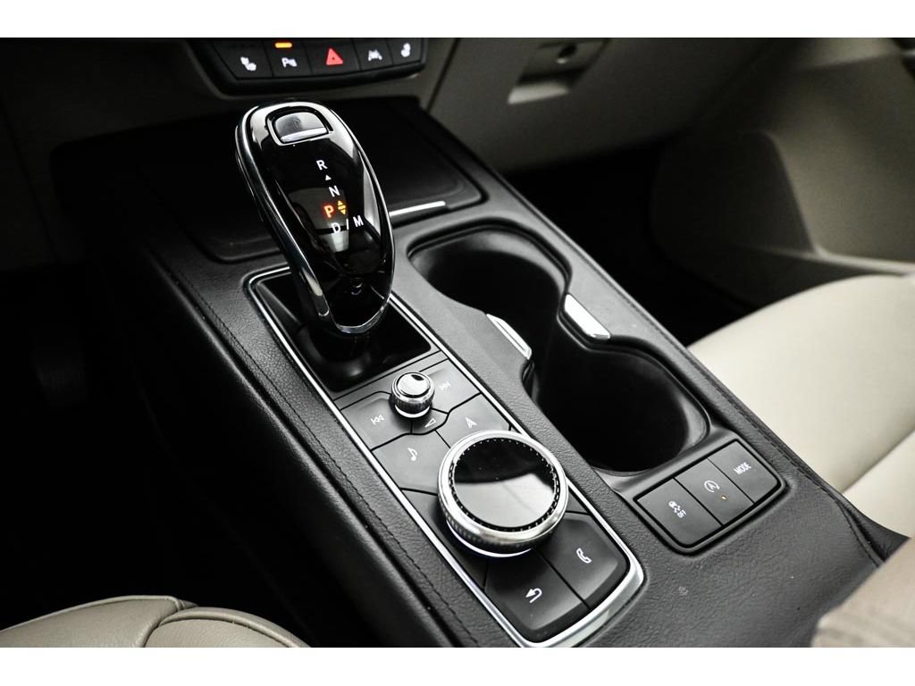 Certified 2023 Cadillac XT4 Luxury w/ Cold Weather Package FWD image 16