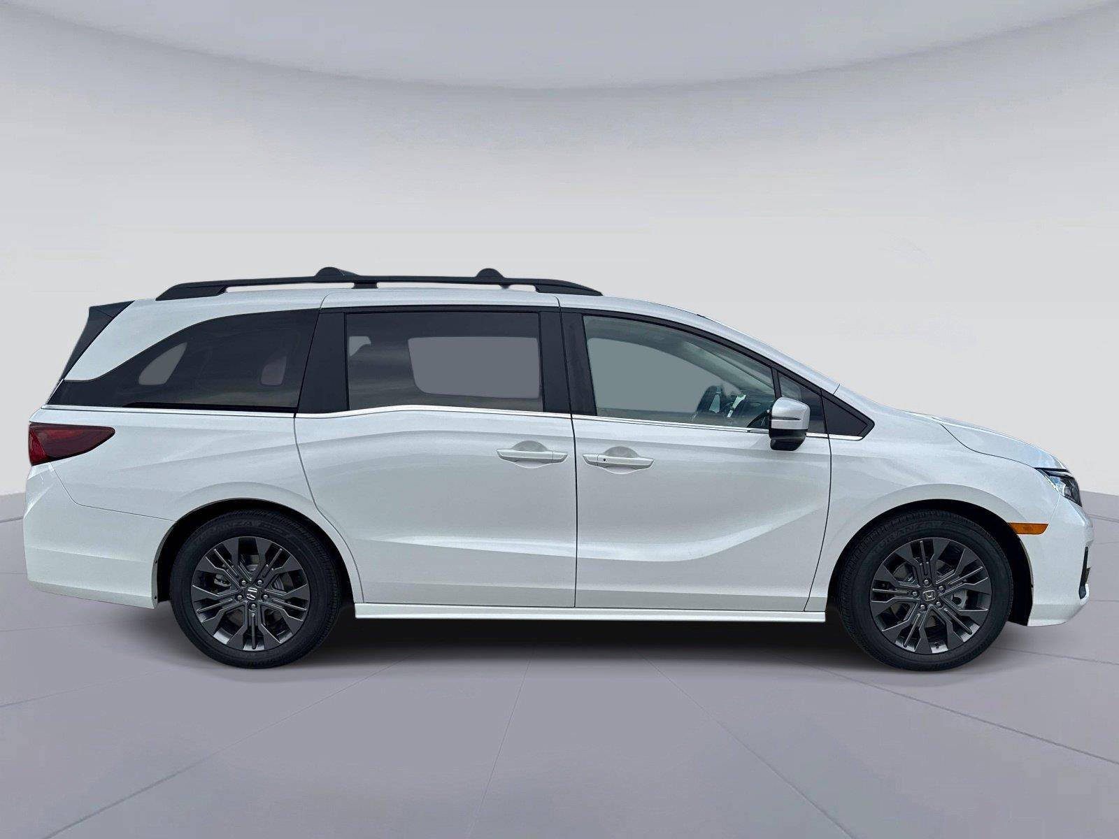 New 2027 Honda Odyssey Touring image 2
