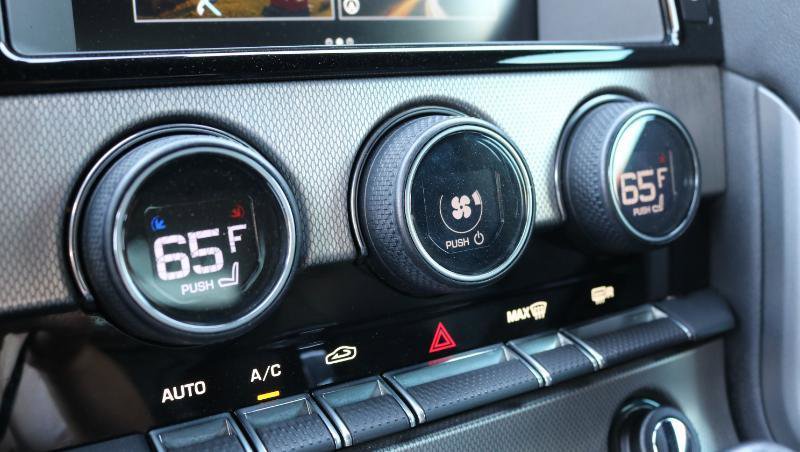 Used 2017 Jaguar F-TYPE Convertible image 15