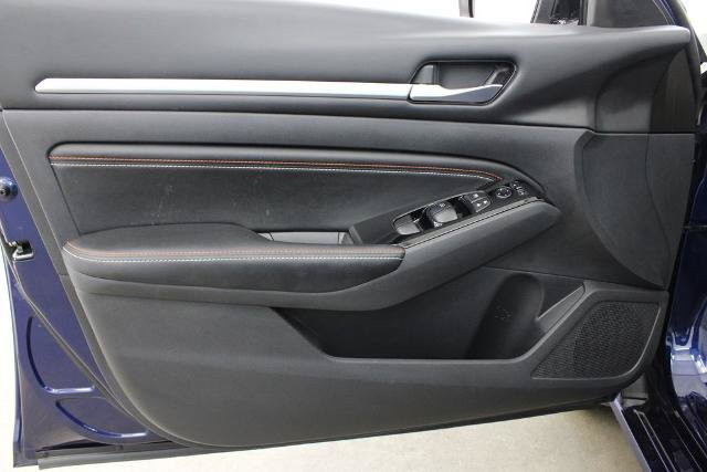 Certified 2023 Nissan Altima 2.5 SR w/ SR Premium Package FWD image 18