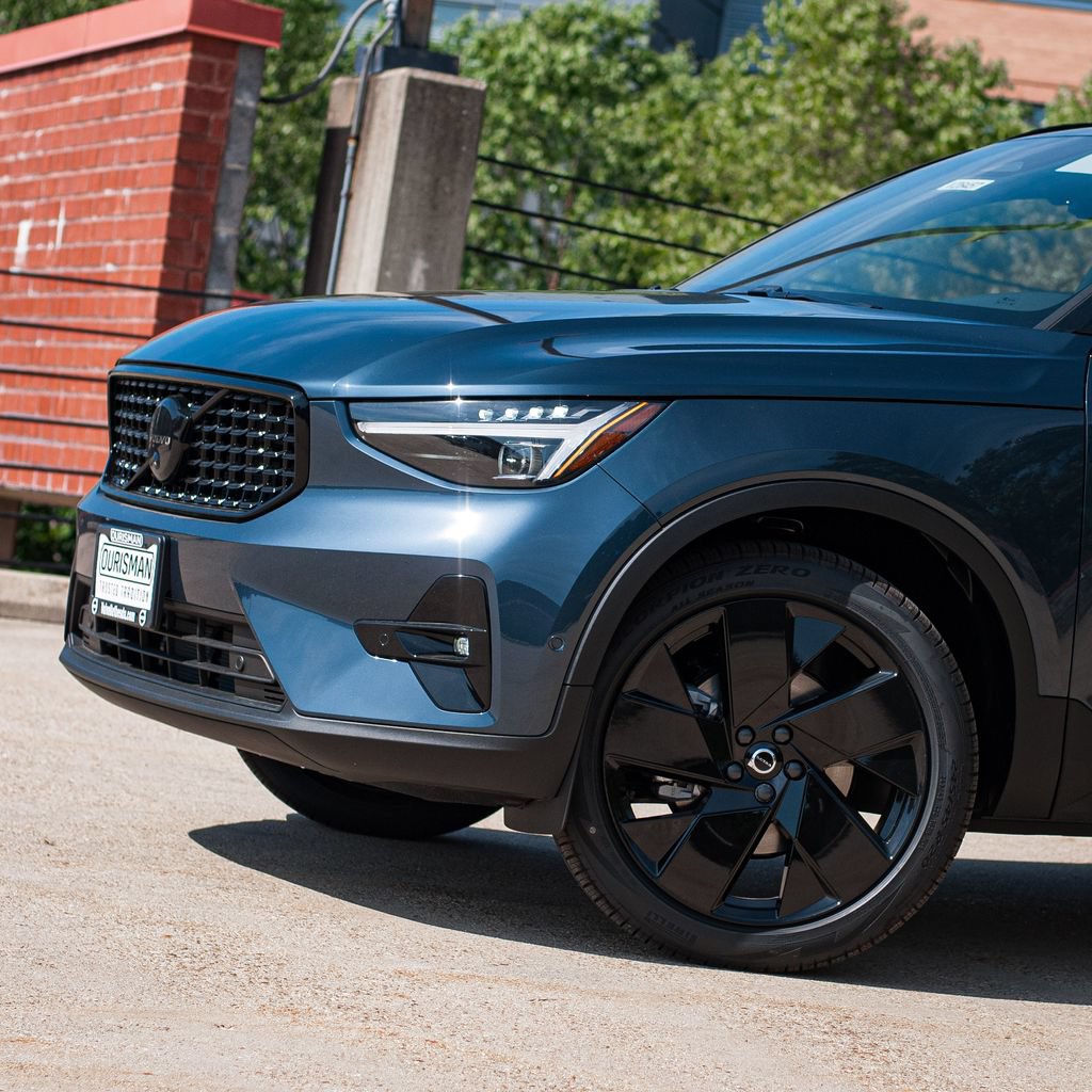 New 2026 Volvo XC40 B5 Ultra w/ Protection Package Premier AWD/4WD image 2