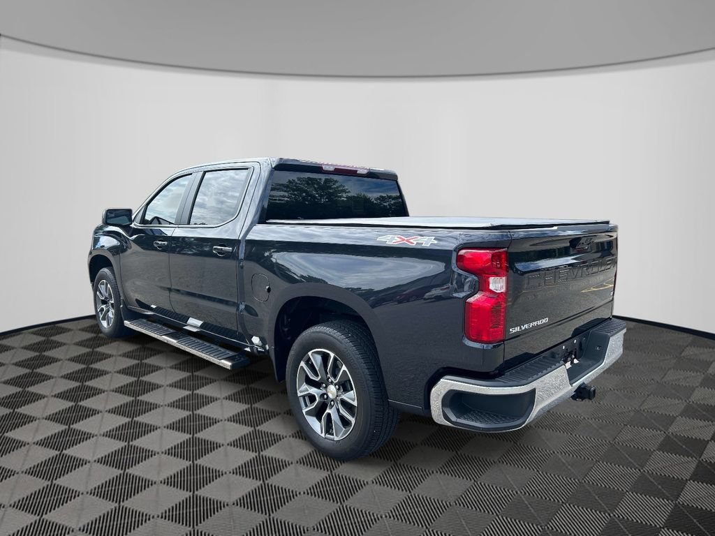Used 2024 Chevrolet Silverado 1500 LT AWD/4WD image 3