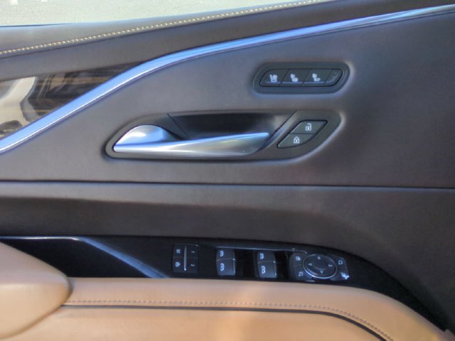 Used 2021 Cadillac Escalade Premium Luxury w/ Performance Package AWD/4WD image 12