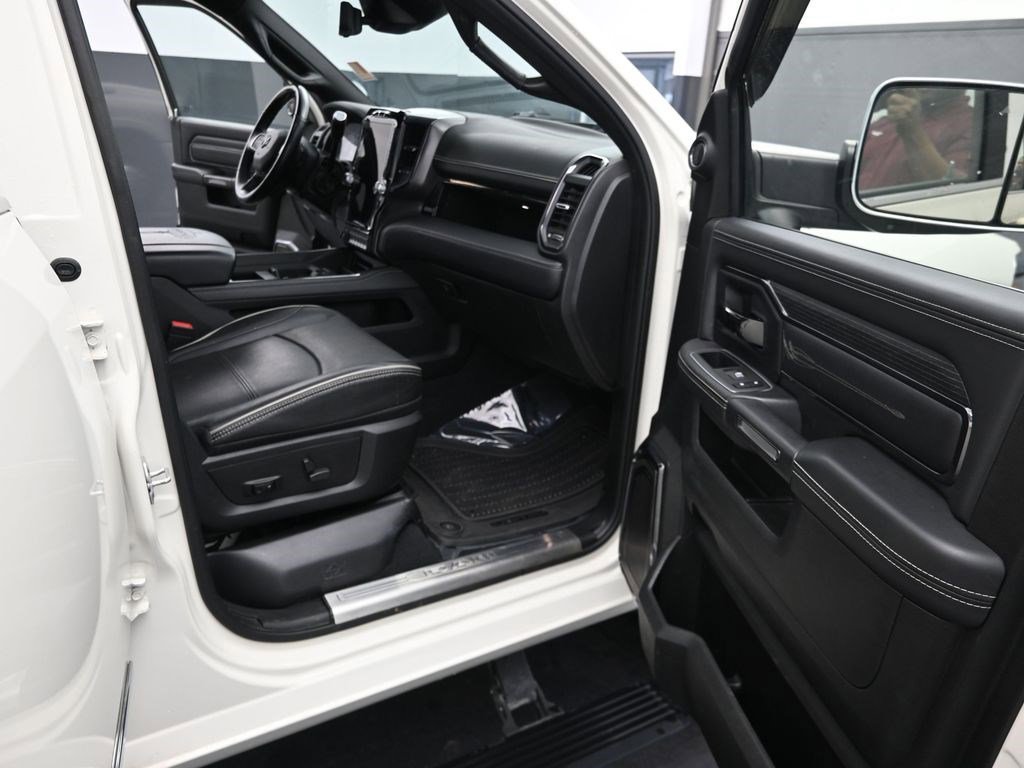 Used 2022 RAM 3500 Limited AWD/4WD image 10
