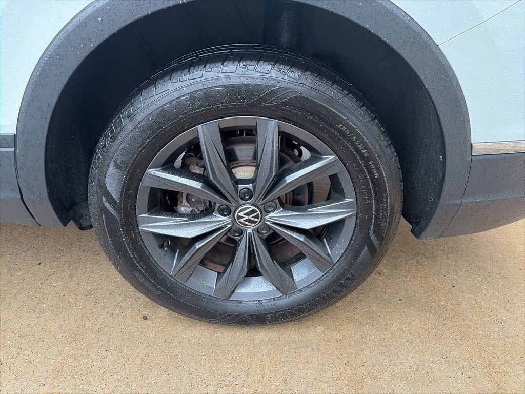 Used 2022 Volkswagen Tiguan SE image 20