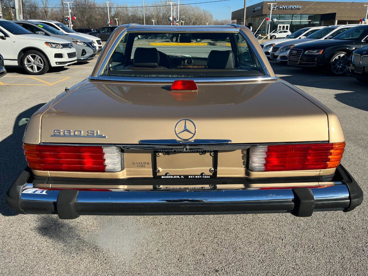 Used 1987 Mercedes-Benz 560 SL image 4