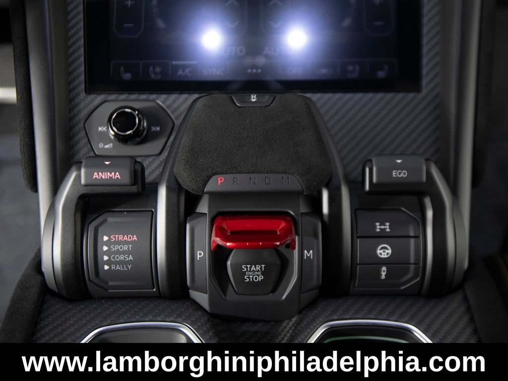 Used 2024 Lamborghini Urus Performante AWD/4WD image 22