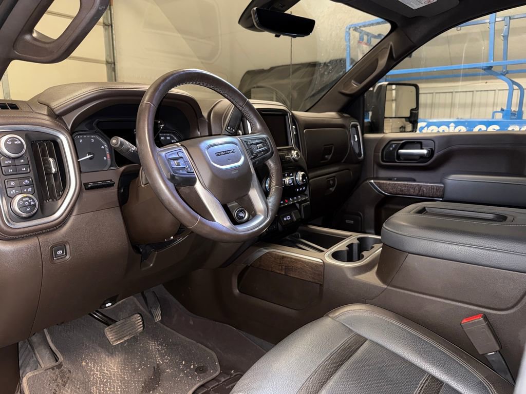 Used 2021 GMC Sierra 3500 Denali w/ Denali Ultimate Package image 18