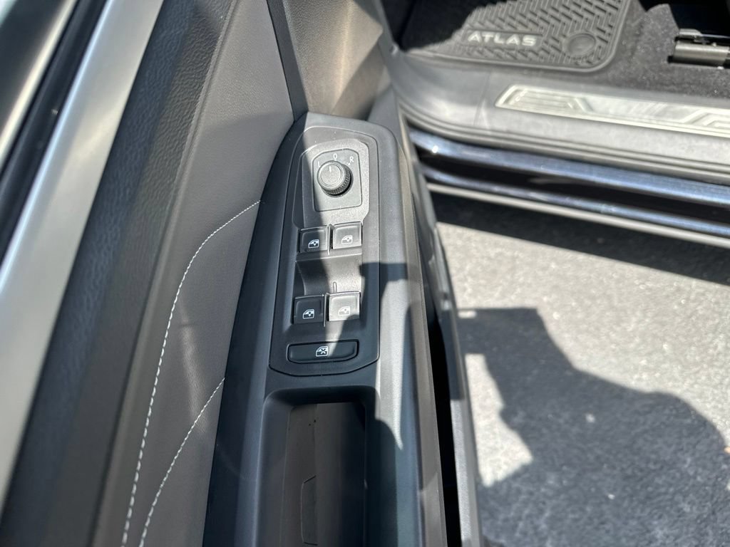 Used 2023 Volkswagen Atlas SE FWD image 22