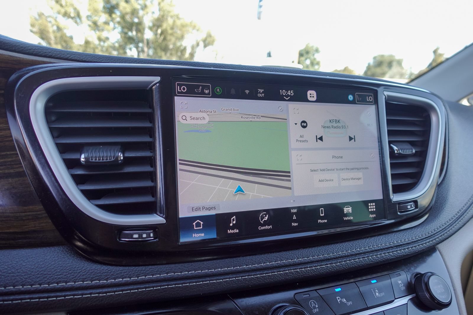 Used 2023 Chrysler Pacifica Limited FWD image 19