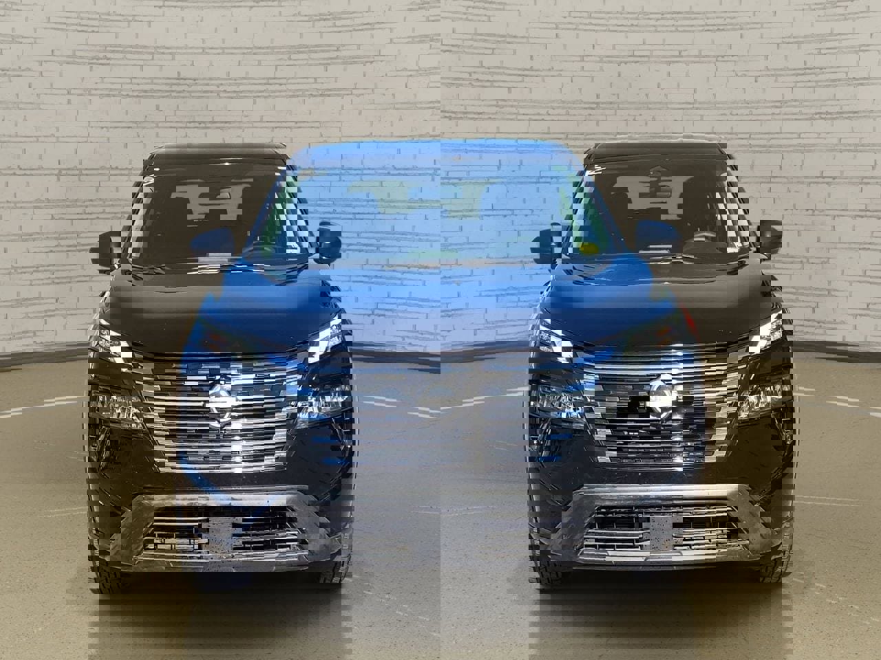 Used 2024 Nissan Rogue S image 2