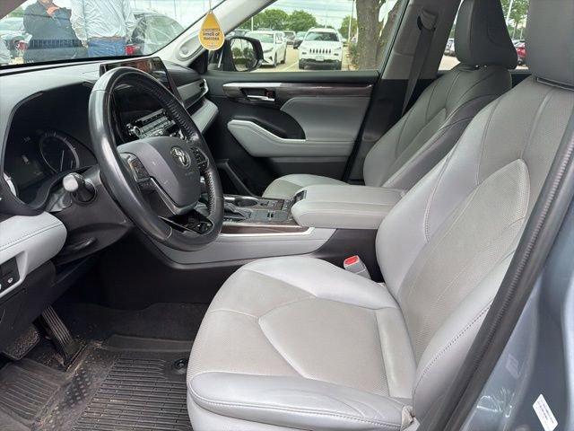 Used 2021 Toyota Highlander Limited image 5