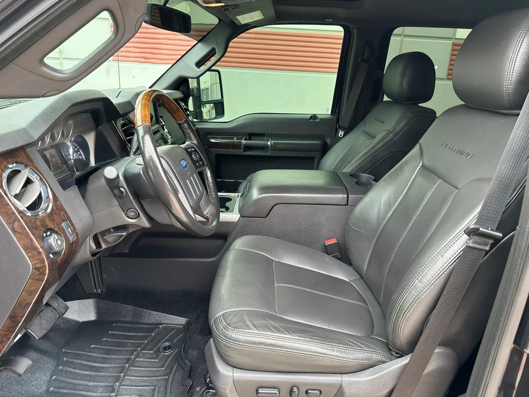Used 2013 Ford F250 Platinum w/ FX4 Off Road Pkg AWD/4WD image 21