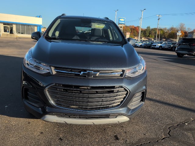 Used 2021 Chevrolet Trax LT w/ LT Convenience Package AWD/4WD image 10