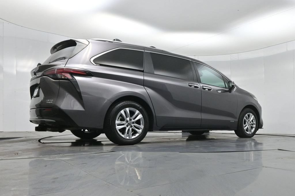 Used 2021 Toyota Sienna Limited FWD image 54