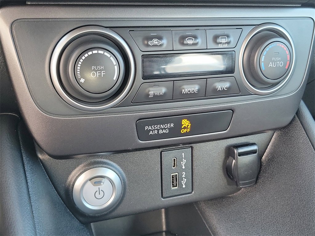 Used 2023 Nissan Leaf S image 11