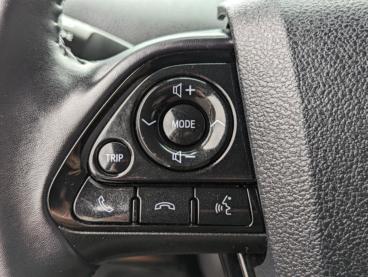 Used 2022 Toyota Prius Prime XLE image 16