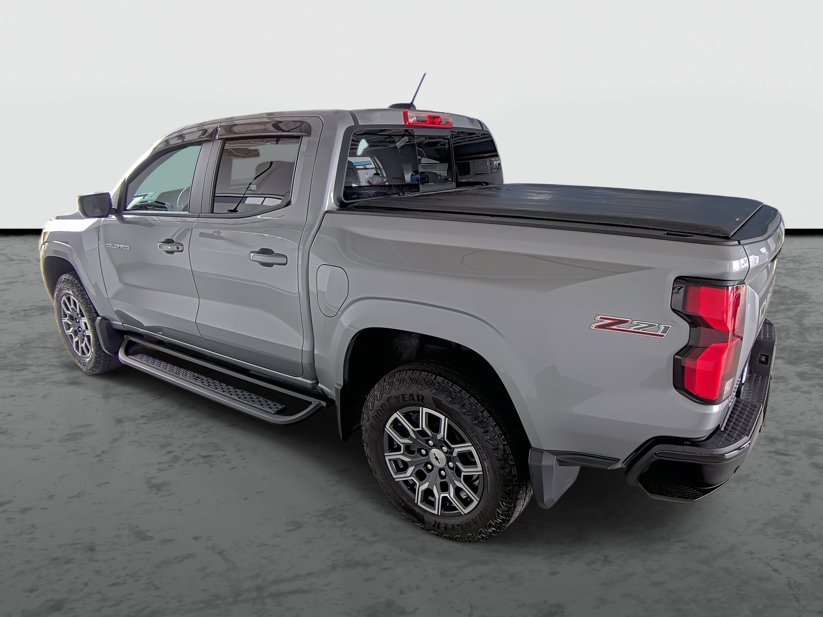 Used 2024 Chevrolet Colorado Z71 w/ Z71 Convenience Package 2 image 11