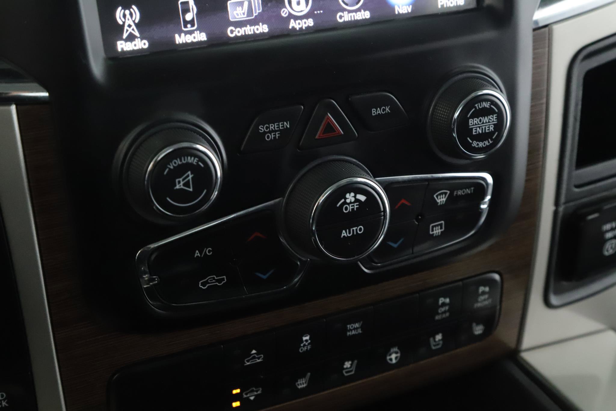 Used 2017 RAM 1500 Laramie w/ Convenience Group image 14