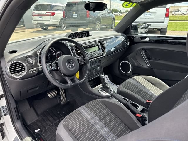 Used 2015 Volkswagen Beetle R-Line FWD image 11