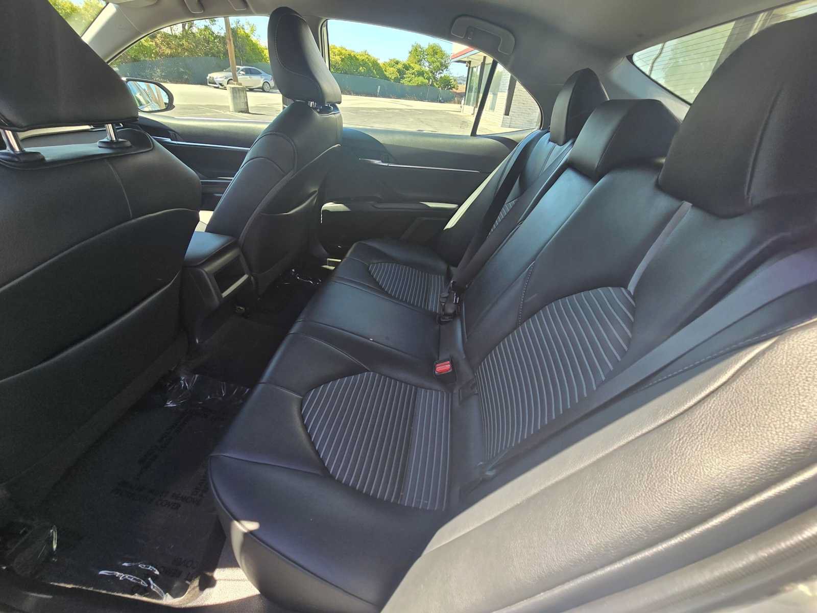 Used 2019 Toyota Camry SE FWD image 16