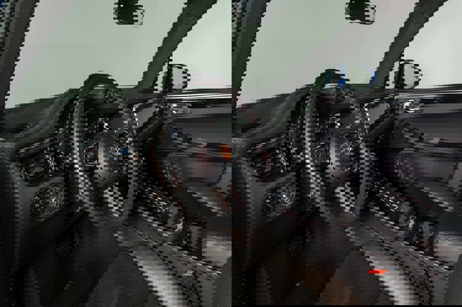 Used 2023 Porsche Macan image 17