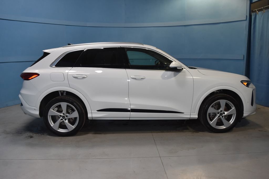 Certified 2025 Audi Q5 Premium Plus w/ Premium Plus image 19
