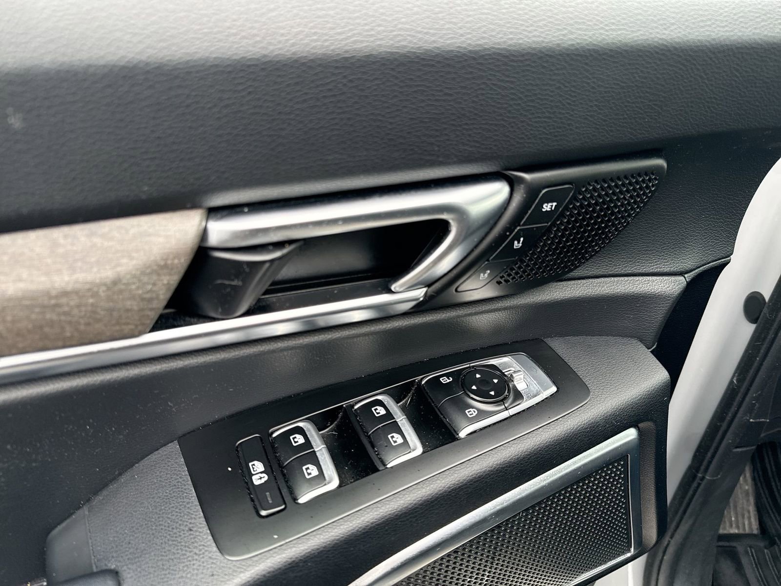 Used 2022 Kia Telluride SX w/ SX Prestige Package image 14