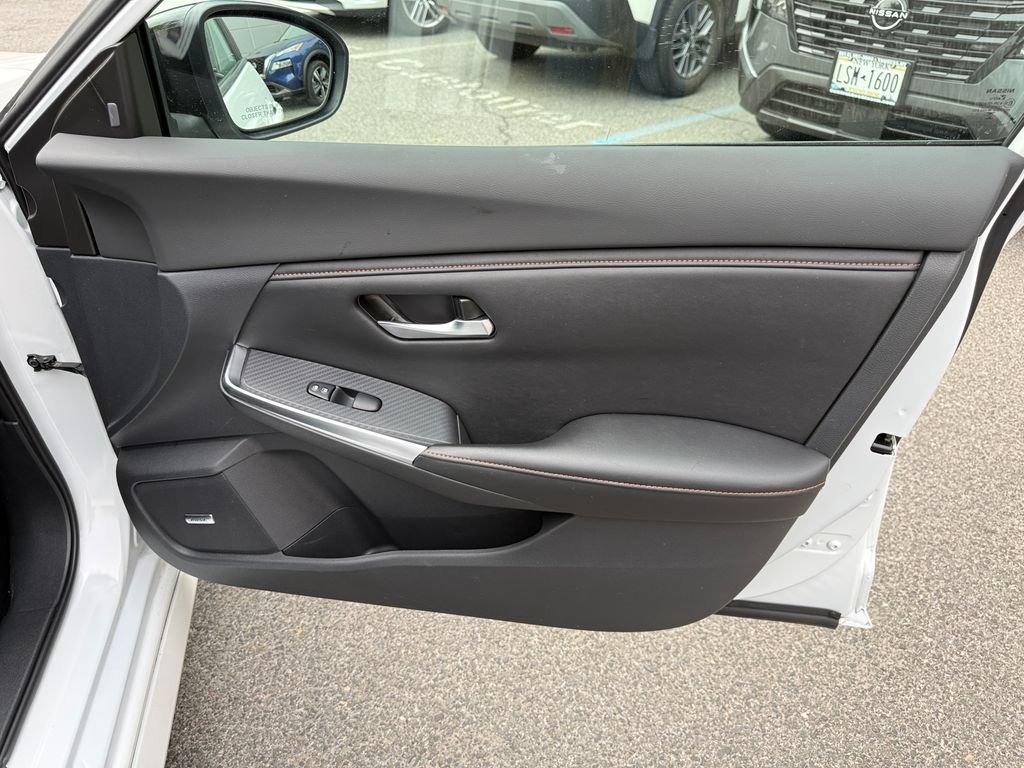 Used 2023 Nissan Sentra SR w/ SR Premium Package FWD image 29