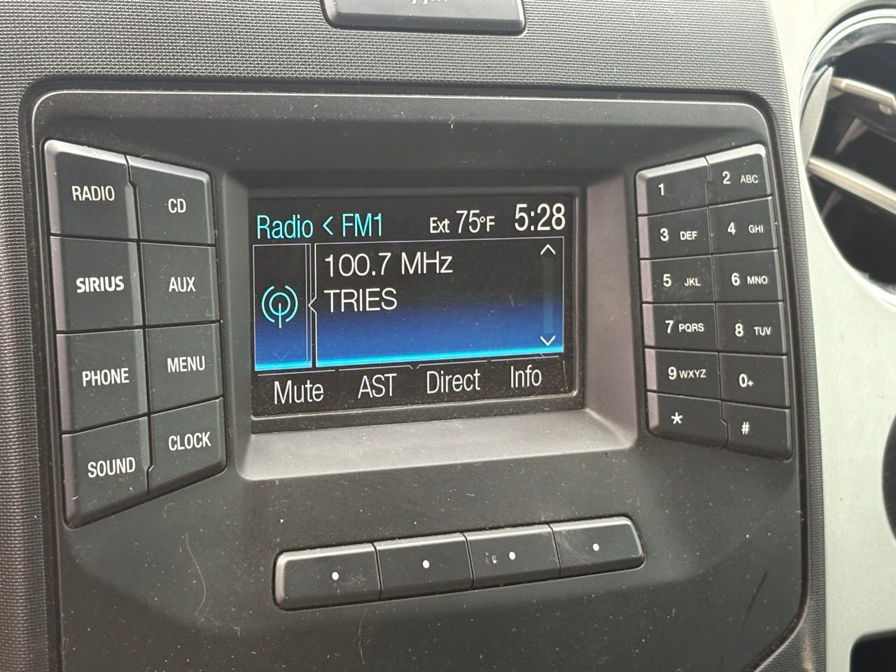 Used 2013 Ford F150 XLT w/ Luxury Equipment Group RWD image 13