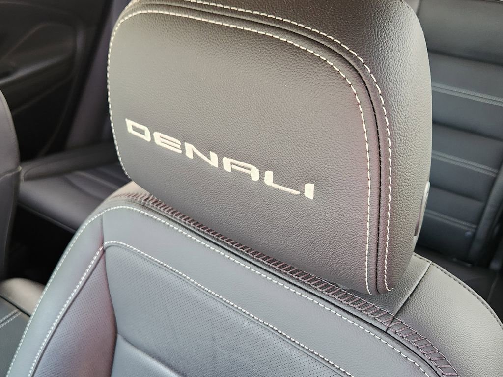 Used 2023 GMC Terrain Denali image 5