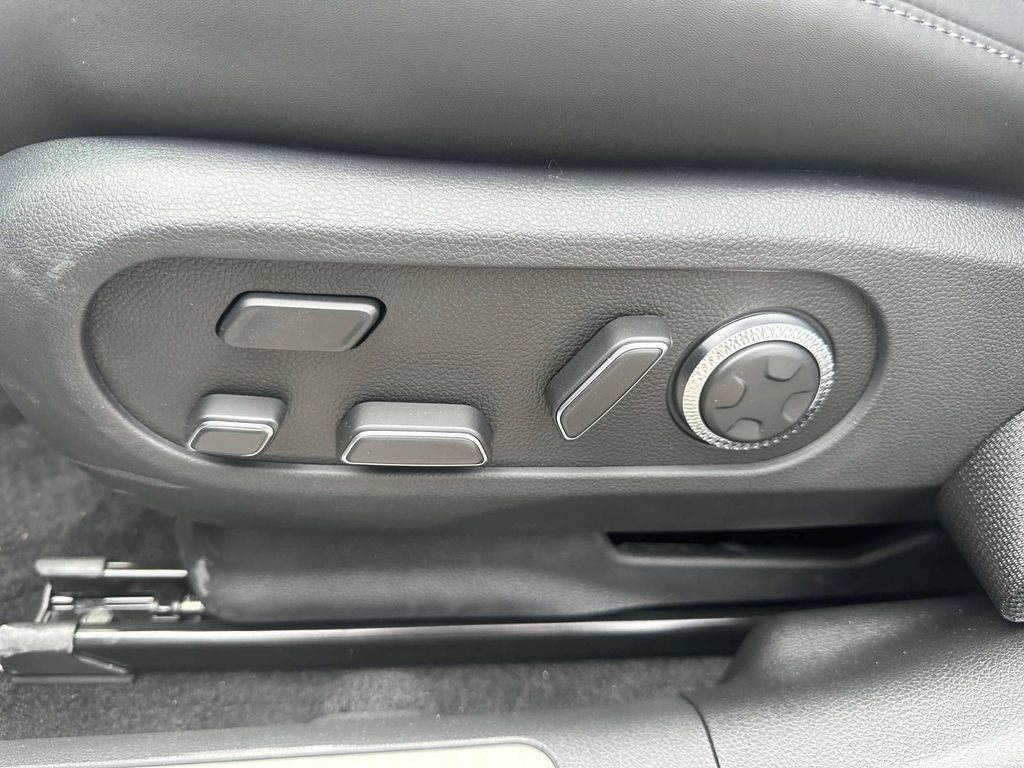 New 2025 Genesis GV60 Advanced AWD/4WD image 16
