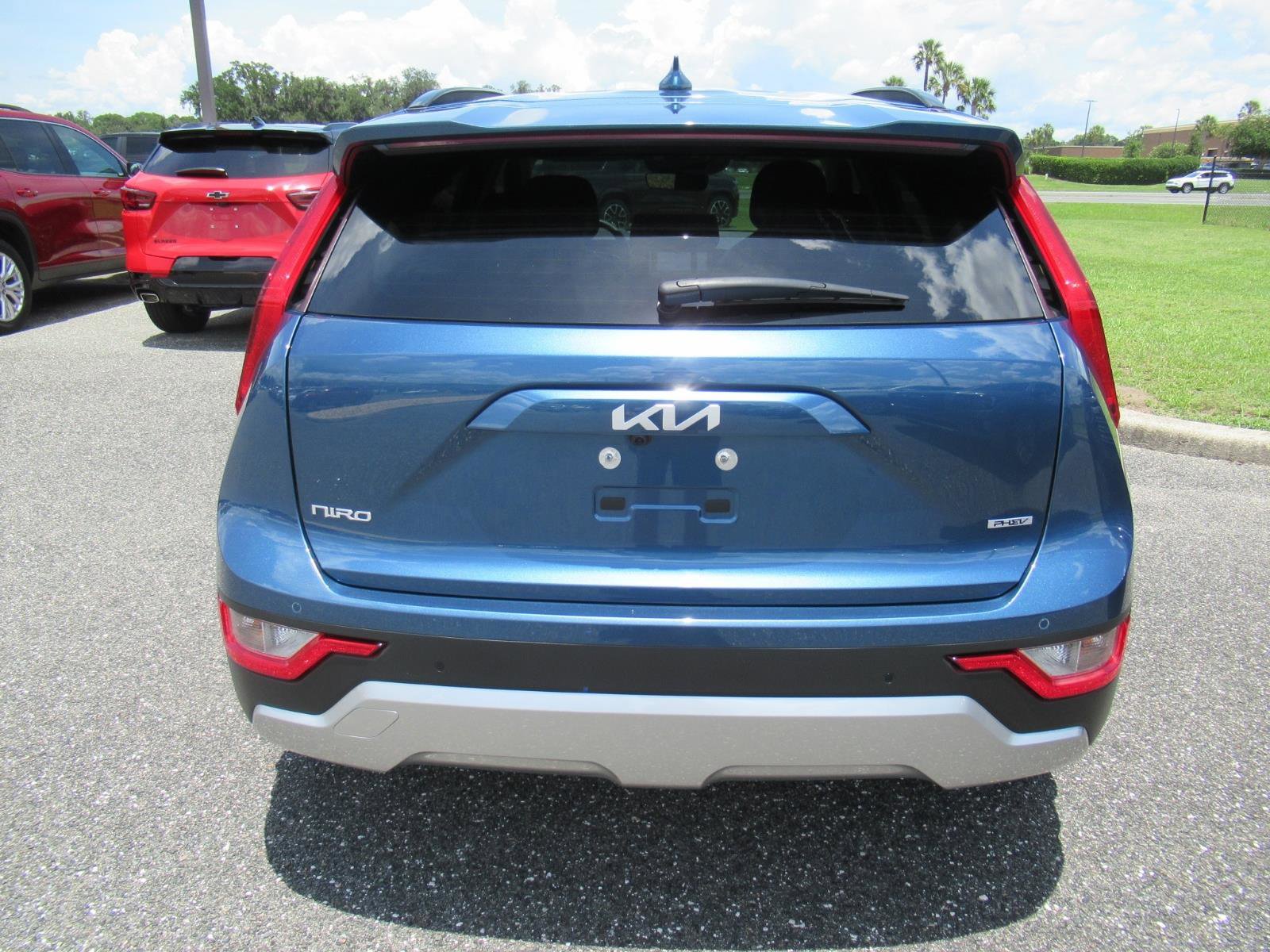 Used 2023 Kia Niro EX FWD image 6