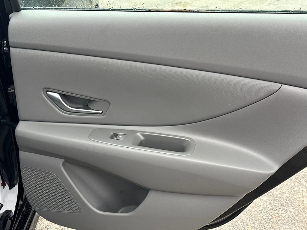 New 2025 Hyundai Elantra Sport image 16