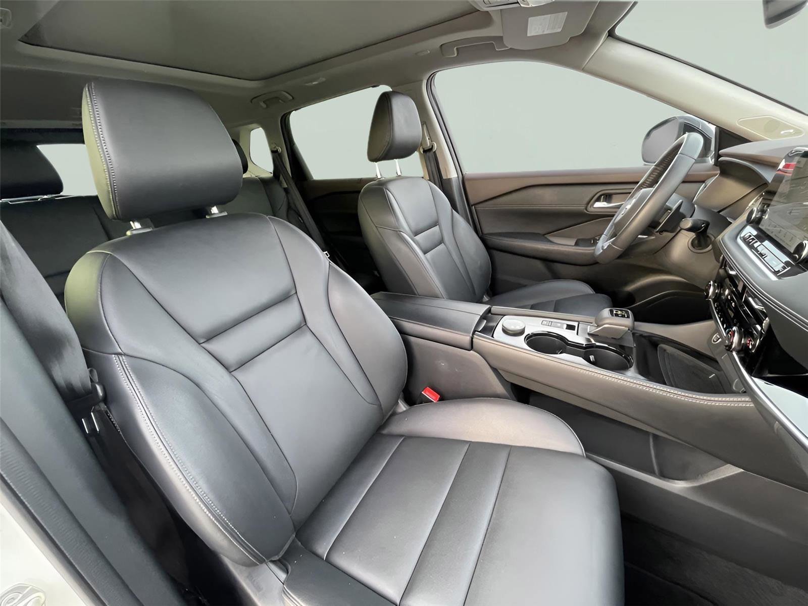 Used 2023 Nissan Rogue SL w/ SL Premium Package image 19