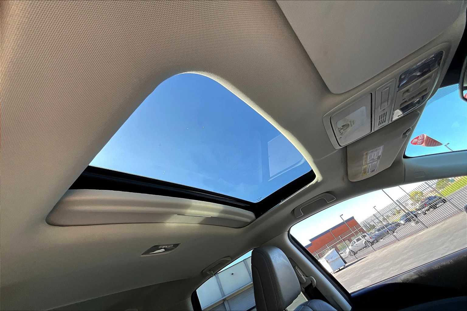 Used 2016 Honda CR-V Touring image 25