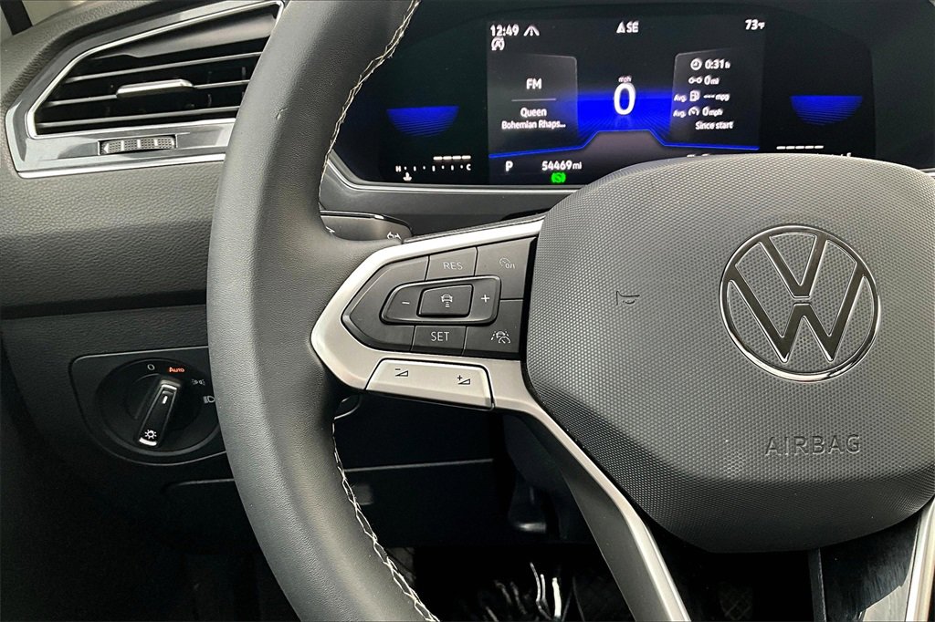 Used 2022 Volkswagen Tiguan SE image 23
