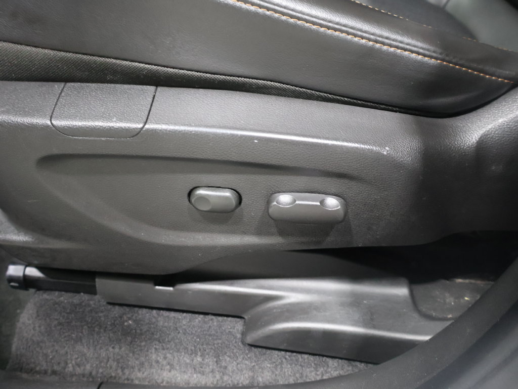 Used 2019 Chevrolet Trax LT w/ LT Convenience Package AWD/4WD image 12