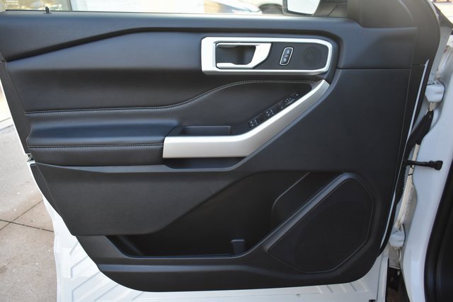 Used 2022 Ford Explorer XLT w/ Equipment Group 202A image 14