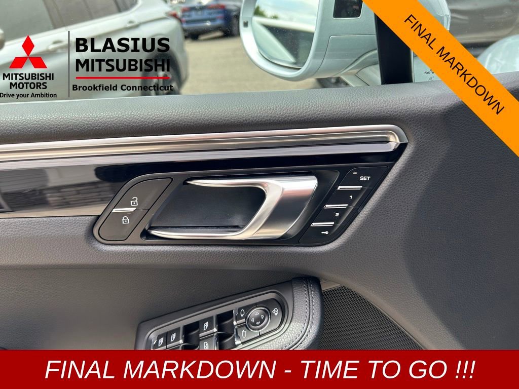 Used 2022 Porsche Macan image 11