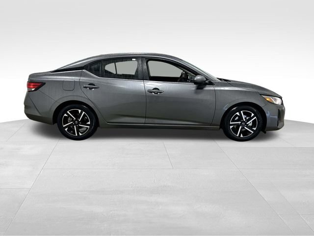 Used 2024 Nissan Sentra SV image 2