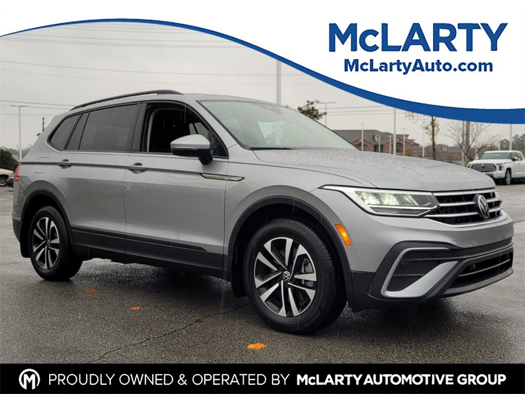 Used 2024 Volkswagen Tiguan S image 1