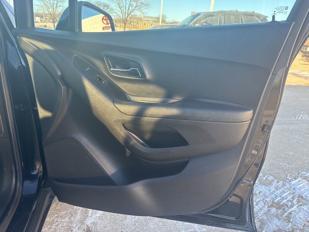 Used 2020 Chevrolet Trax LT image 20
