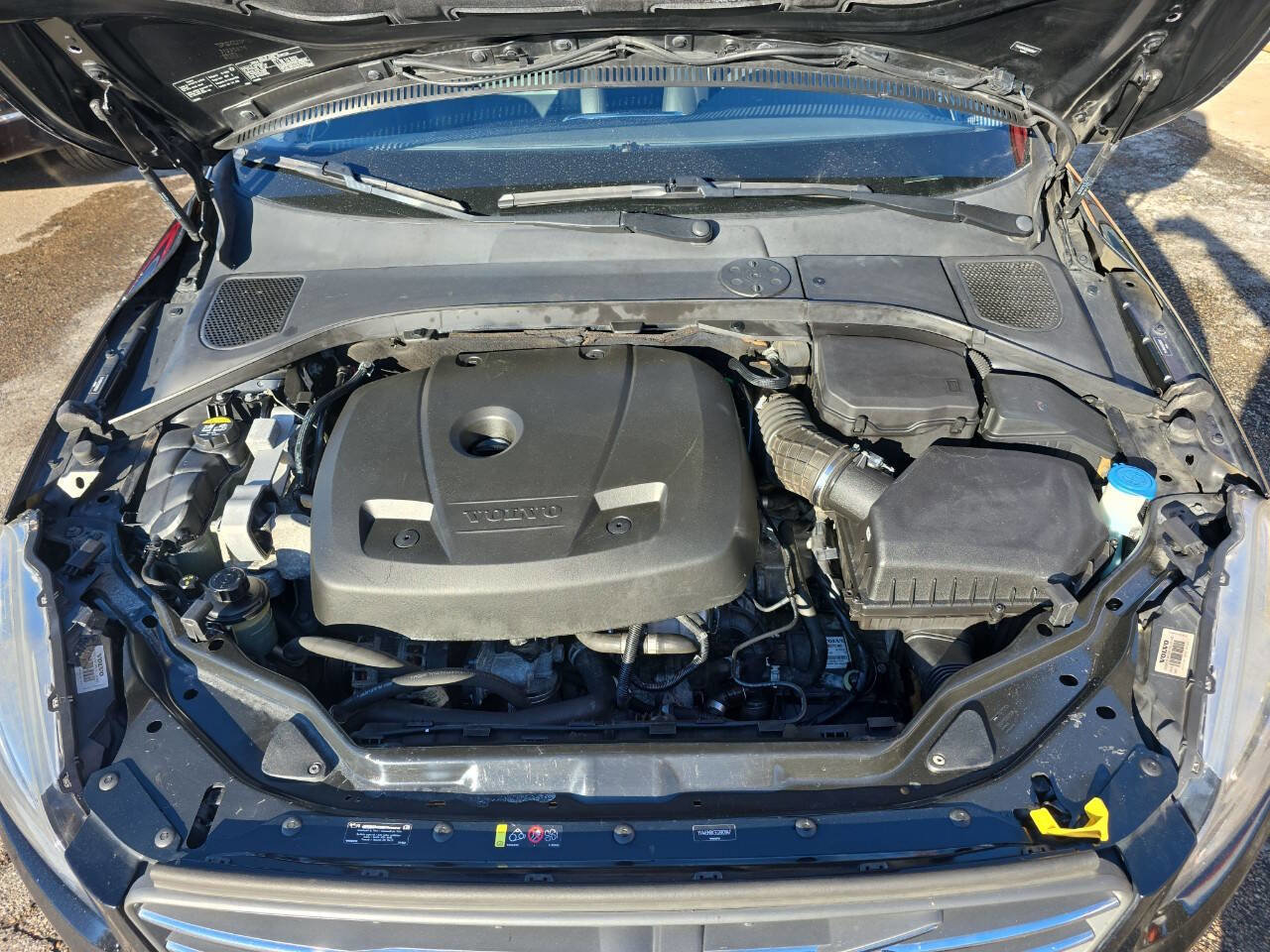 Used 2016 Volvo XC60 T6 w/ Protection Package image 33